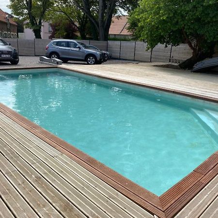 מרקיז Les Lodges Du Chateau מראה חיצוני תמונה